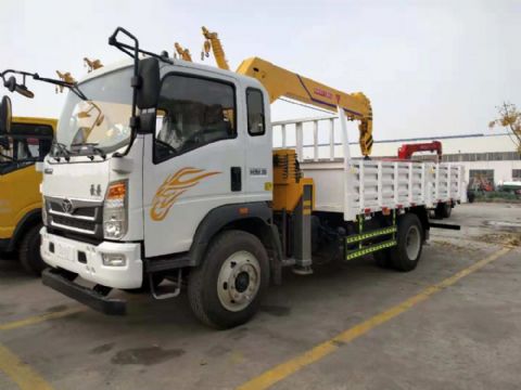 點擊查看詳細信息<br>標題：5噸重汽豪曼隨車吊 閱讀次數：2614