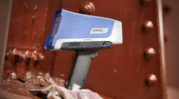 圖2：Vanta XRF分析儀的機(jī)身設(shè)計(jì)，可以用于惡劣的工業(yè)條件中。